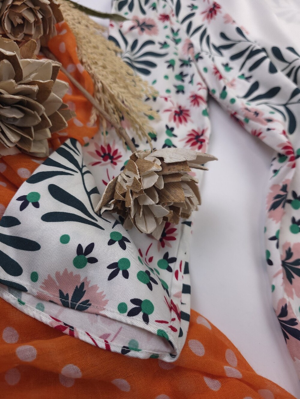 Boden White Floral Blouse Sz 6 - Picture 7 of 10